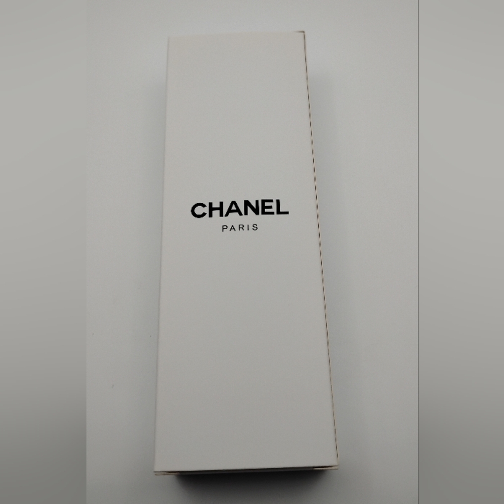 CHANEL Black and Gold Keychain with Pearl Charms NIB - Picture 3 of 3